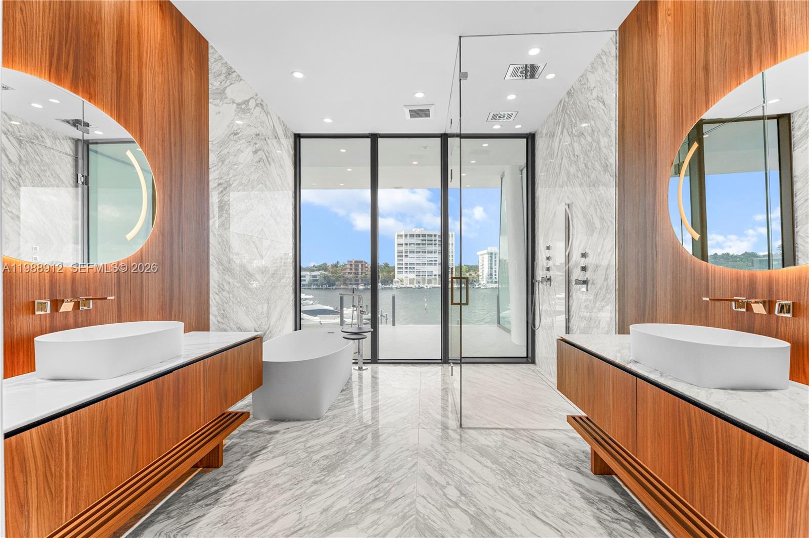VITA GROVE ISLE - Residential