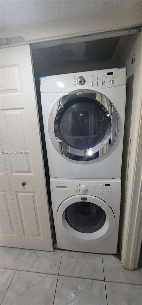 JACARANDA HEIGHTS CONDO - Residential Lease