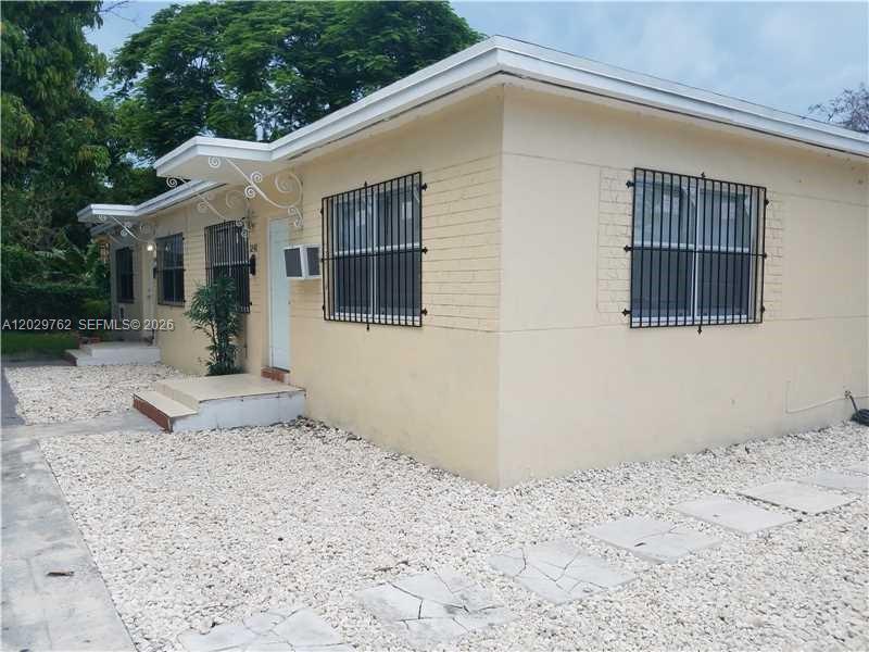 Opportunity Zone. Invest in a cash-flowing duplex in Miami's thriving neighborhood. Excellent location & amazing return! Tenants pay water, sewer and electric. $1,800 (rear) + $1,800 (front) = $43,200 gross annual income. Only showing with letter of intent LOI and proof of funds! DO NOT DISTURB TENANTS!