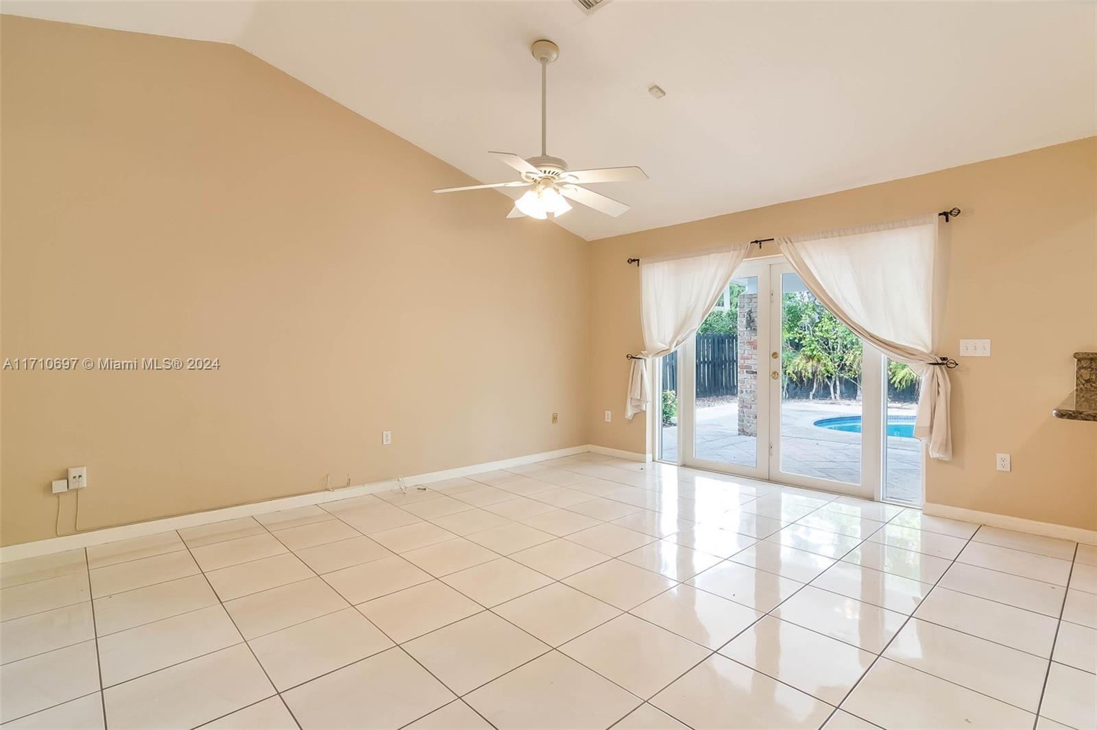 GLEN COVE SEC 2 - Residential Lease