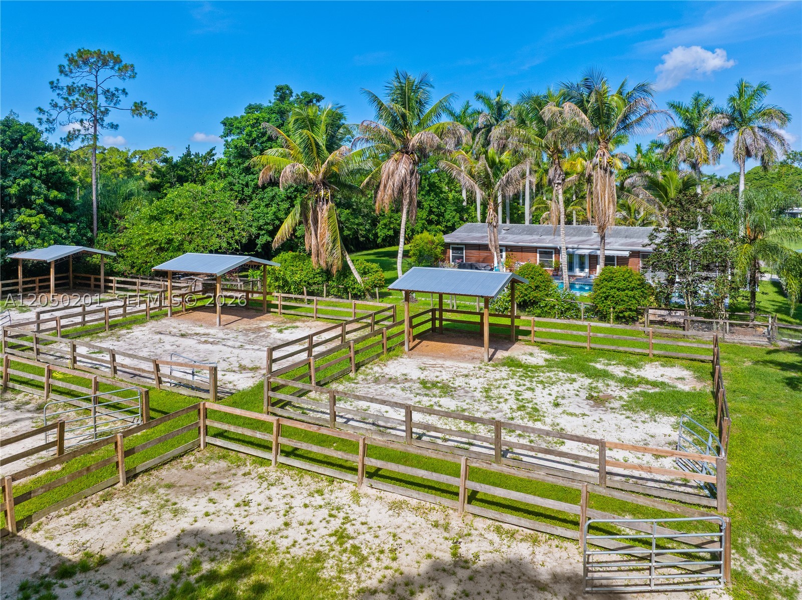 LOXAHATCHEE GROVES - Residential