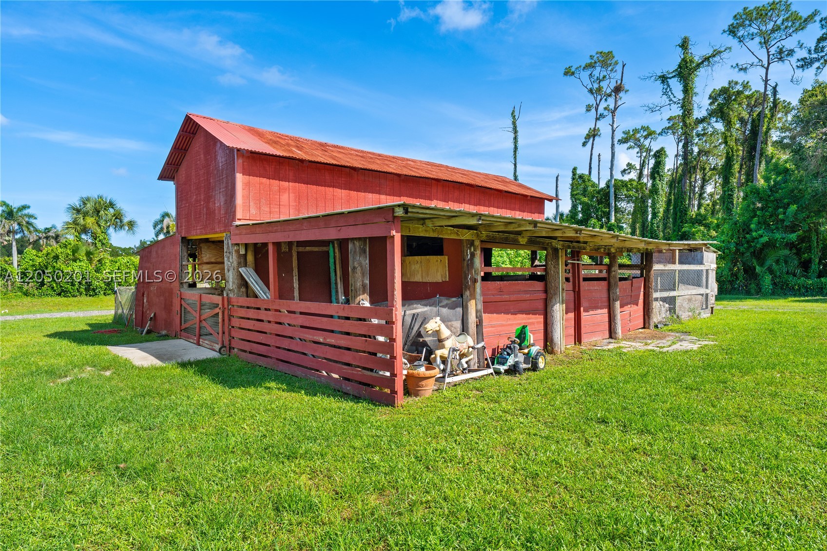 LOXAHATCHEE GROVES - Residential