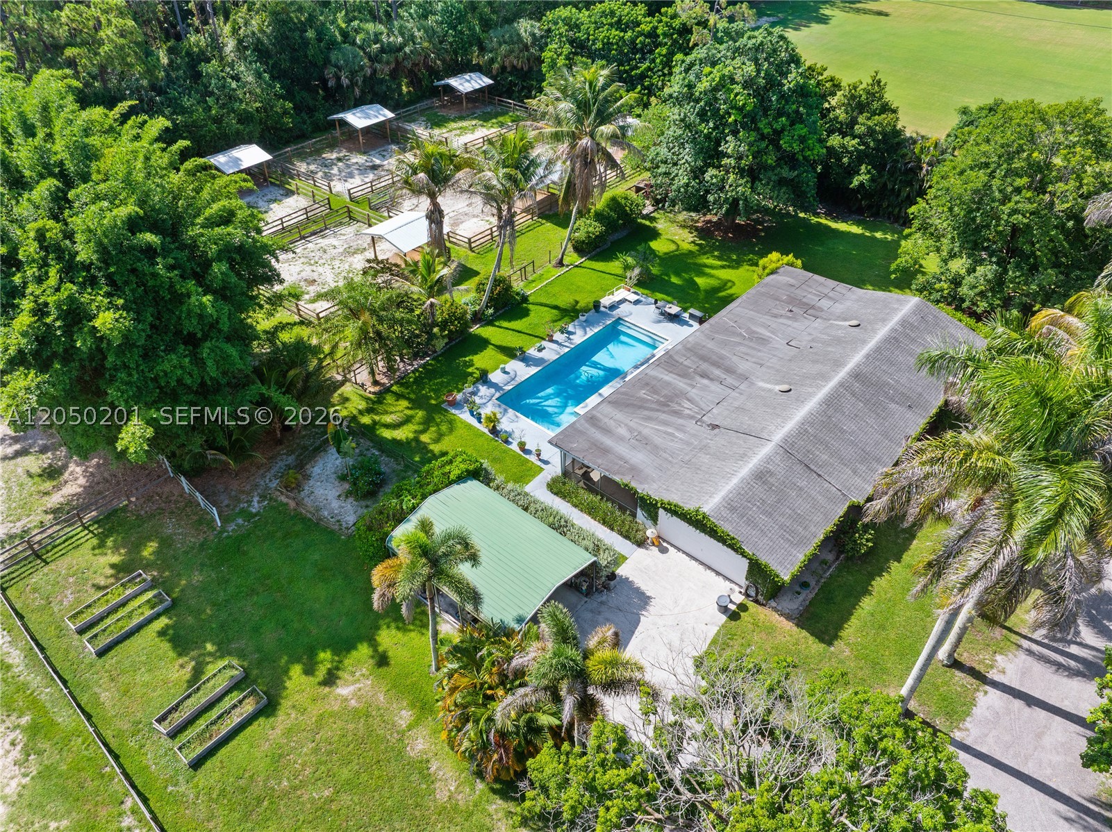 LOXAHATCHEE GROVES - Residential