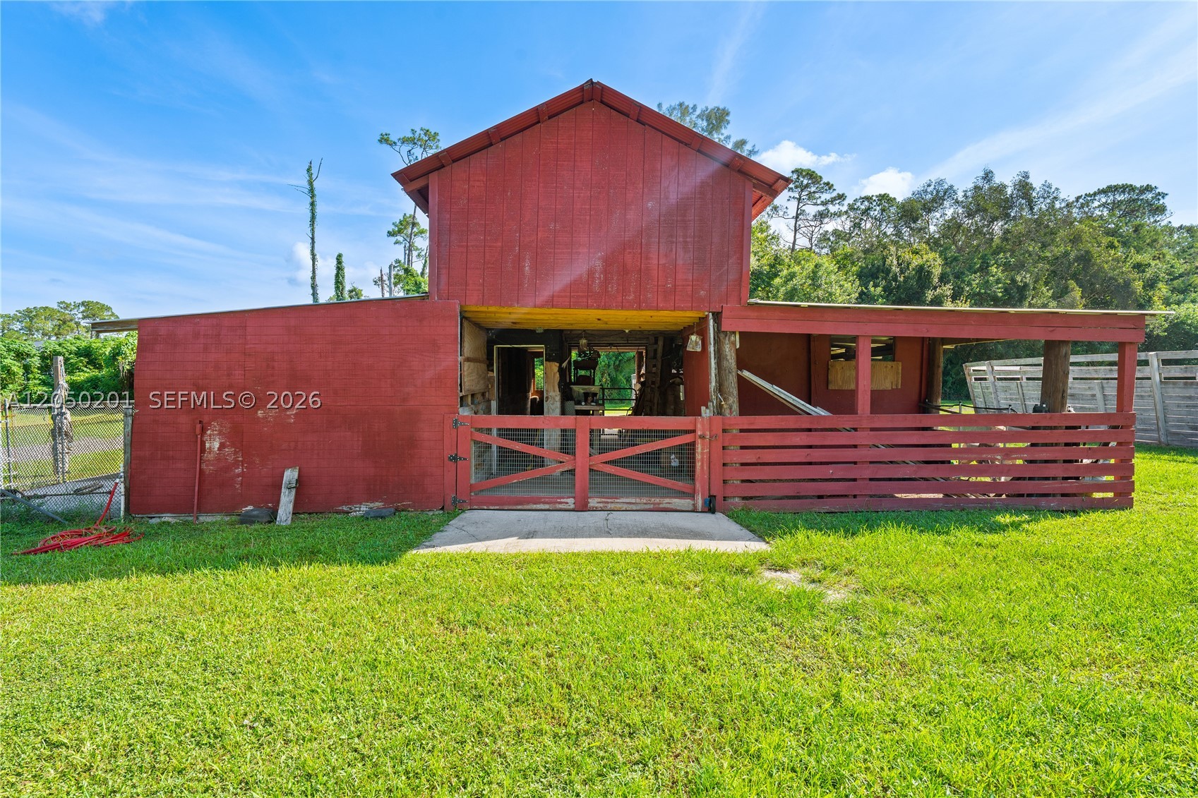 LOXAHATCHEE GROVES - Residential