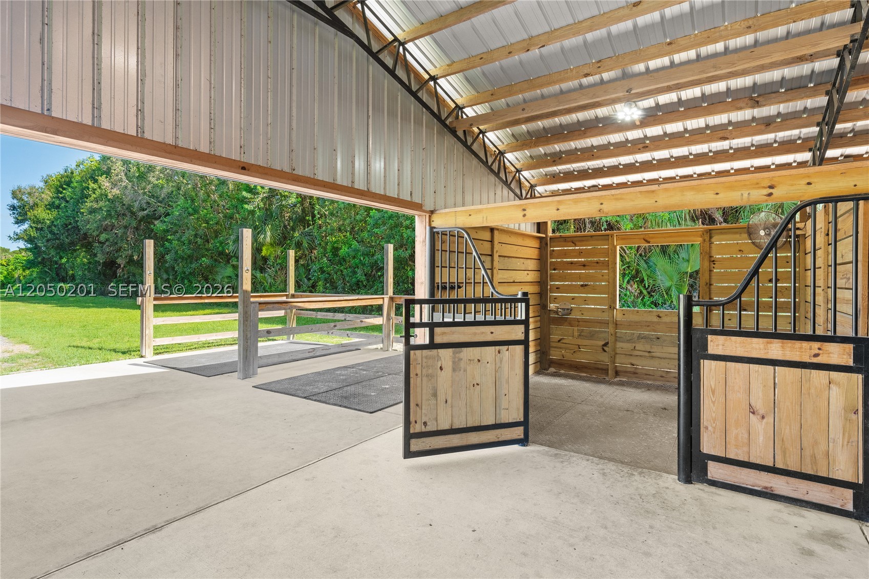 LOXAHATCHEE GROVES - Residential