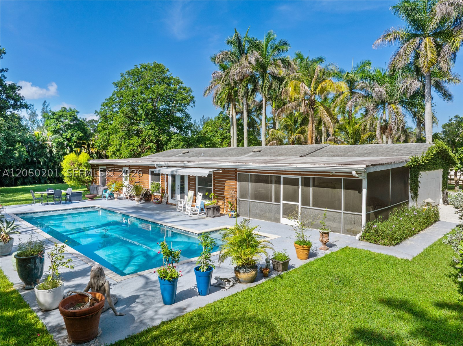 LOXAHATCHEE GROVES - Residential