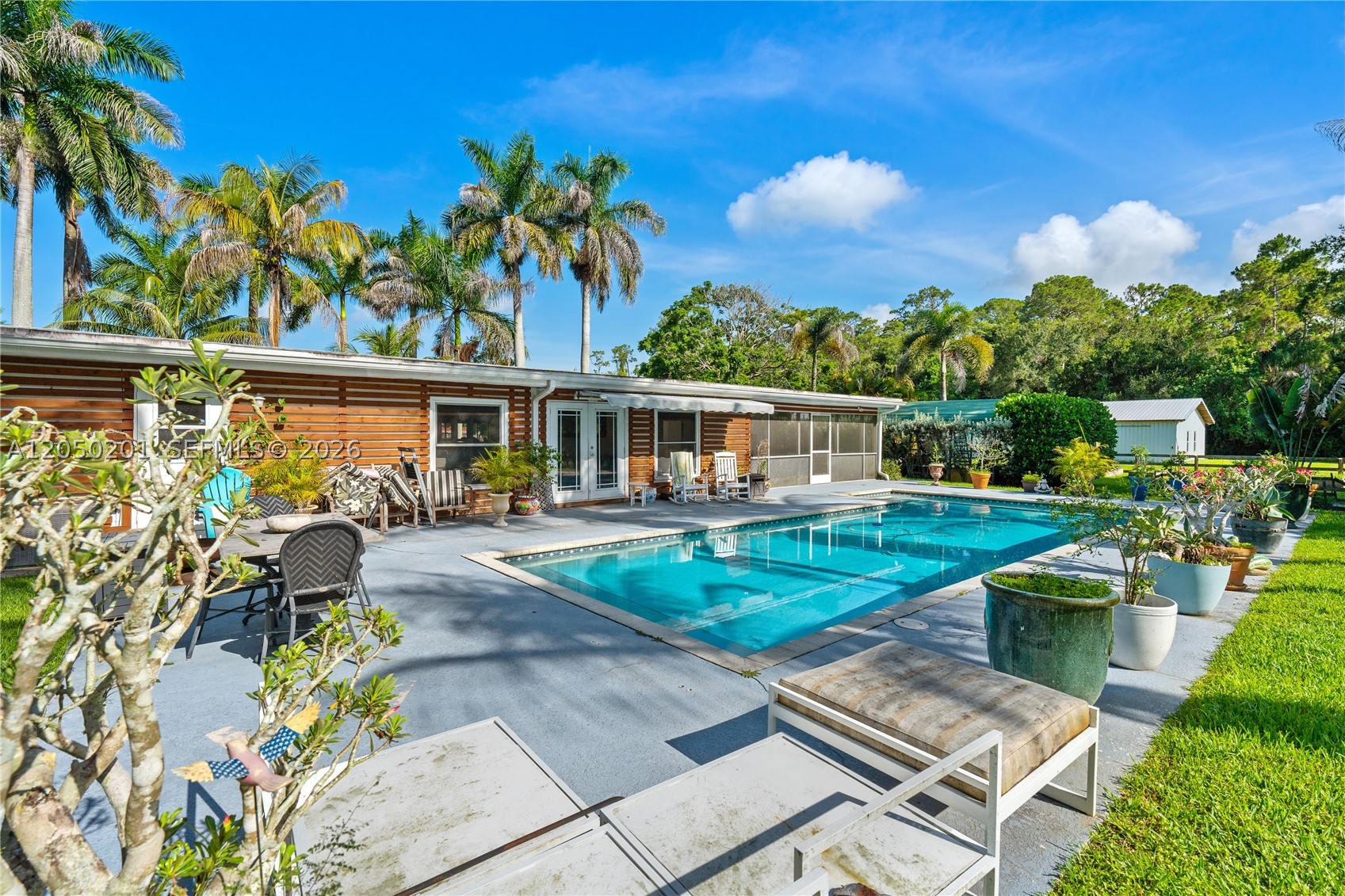 LOXAHATCHEE GROVES - Residential