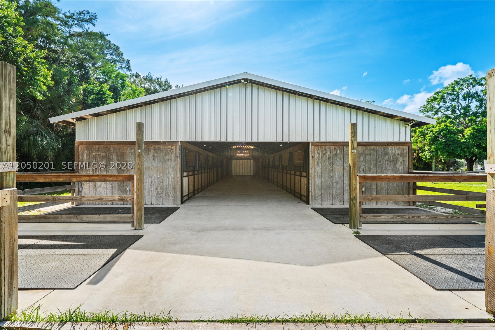 LOXAHATCHEE GROVES - Residential