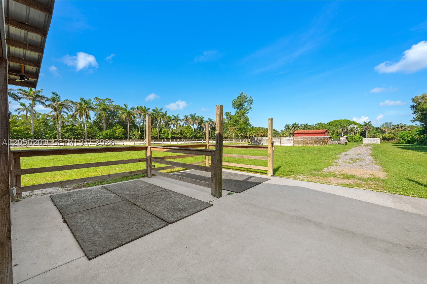LOXAHATCHEE GROVES - Residential