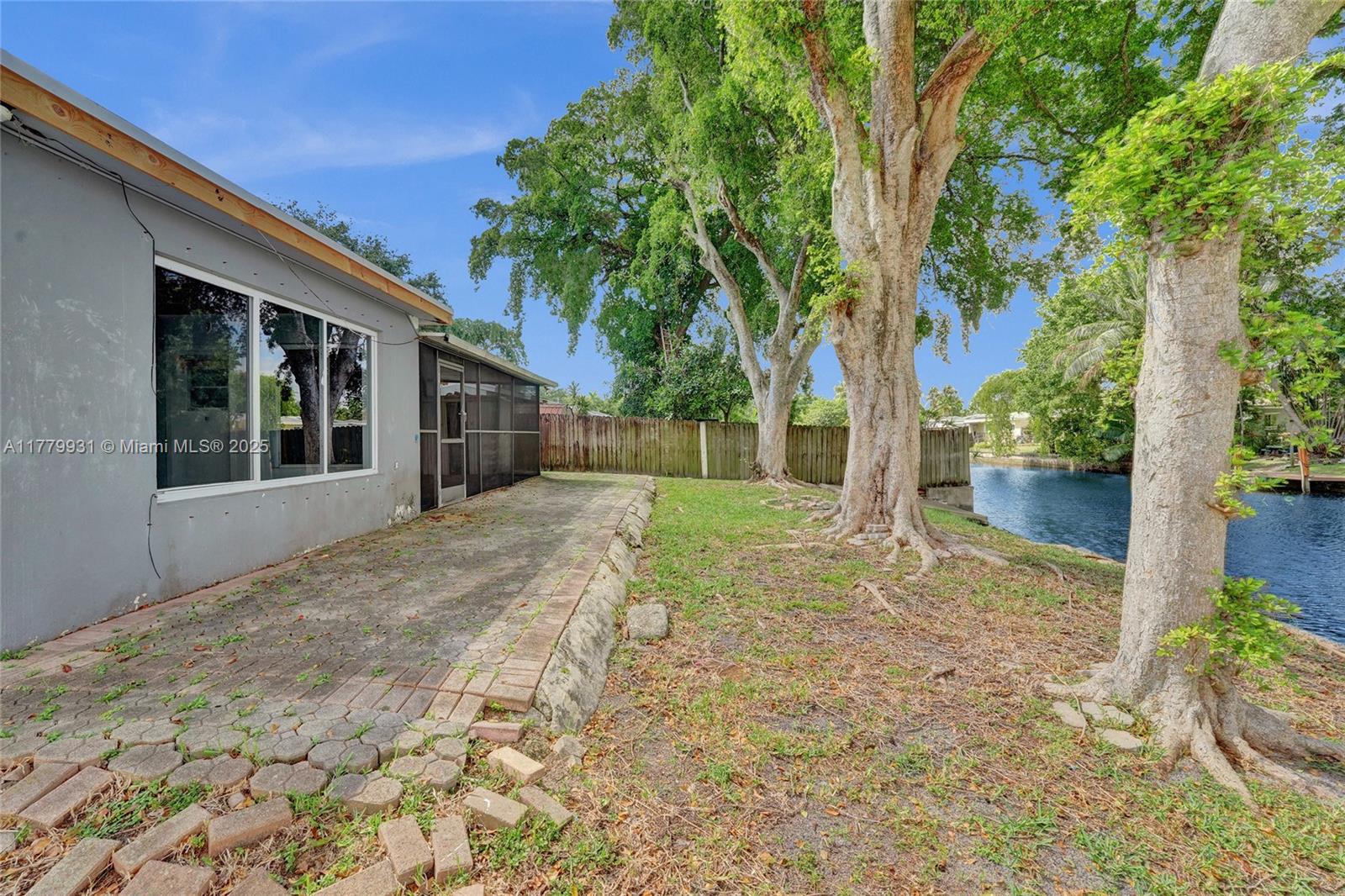 LAKEVIEW HEIGHTS - Residential Lease