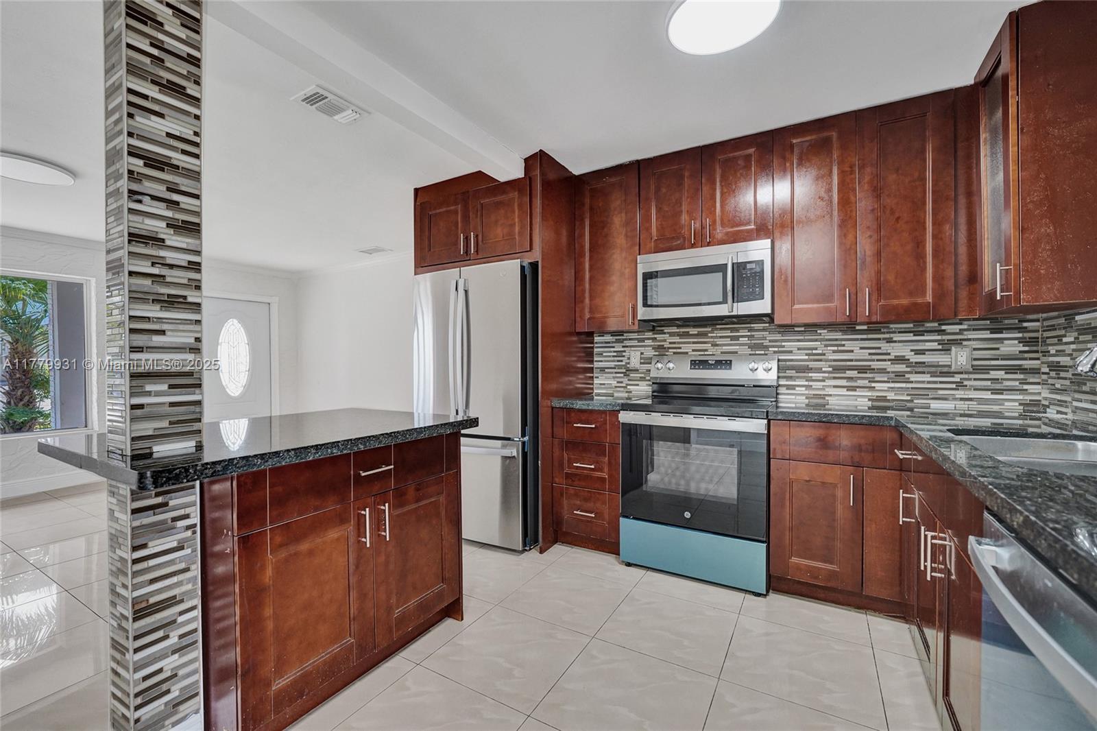 LAKEVIEW HEIGHTS - Residential Lease