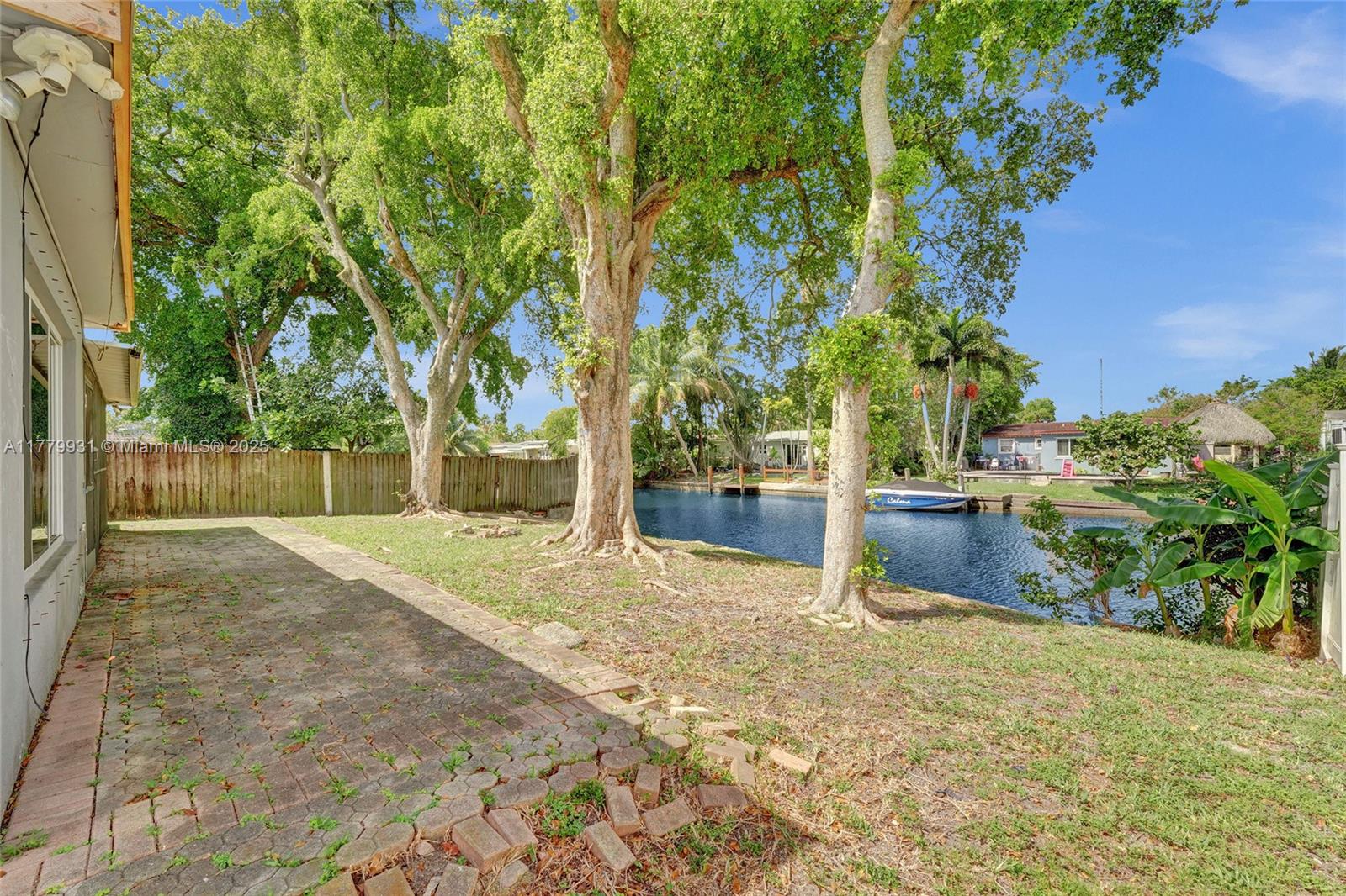 LAKEVIEW HEIGHTS - Residential Lease