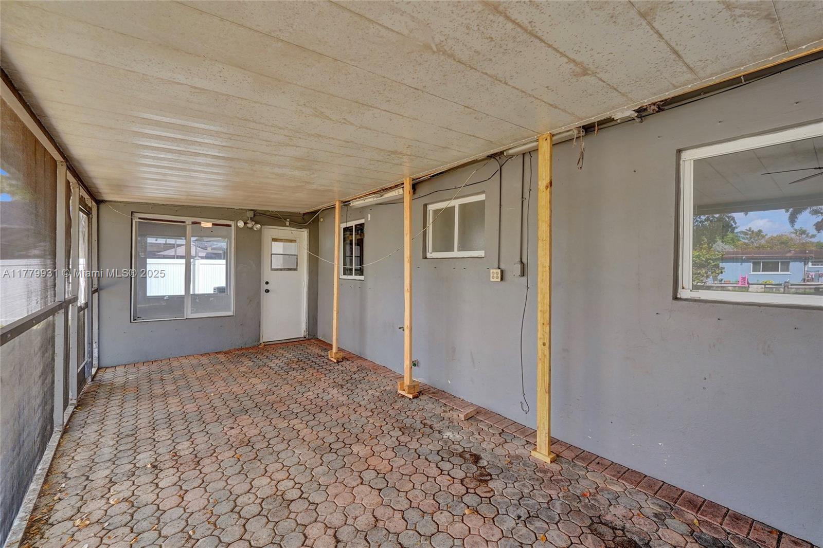 LAKEVIEW HEIGHTS - Residential Lease