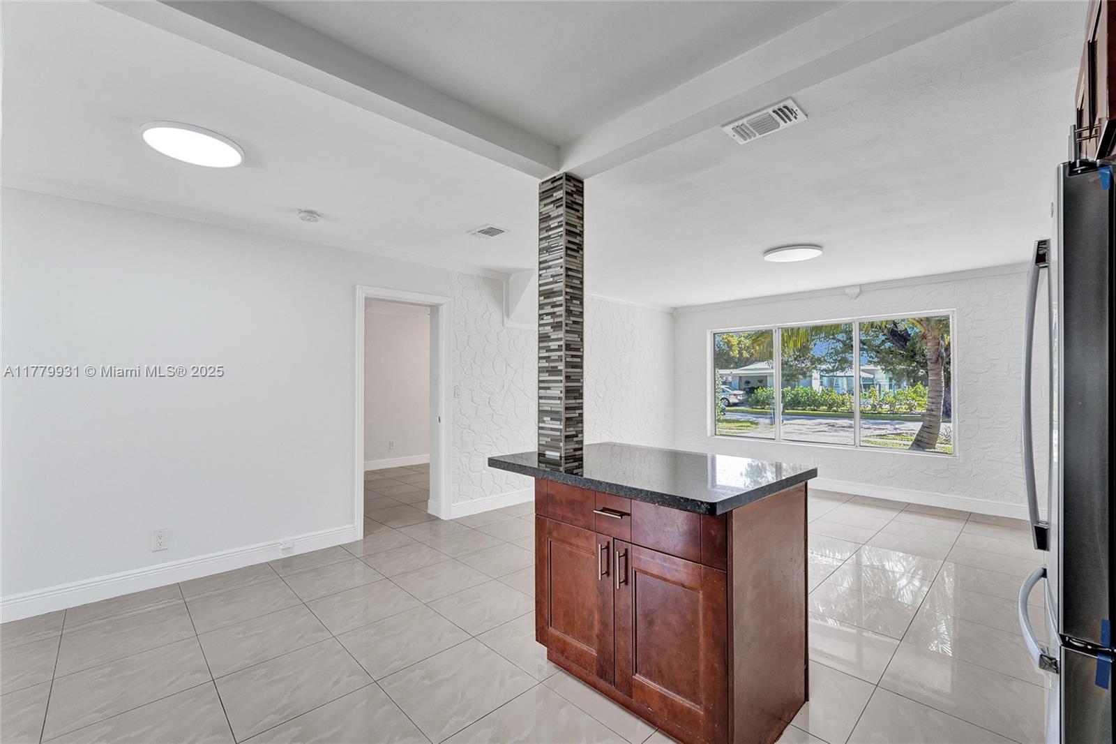 LAKEVIEW HEIGHTS - Residential Lease