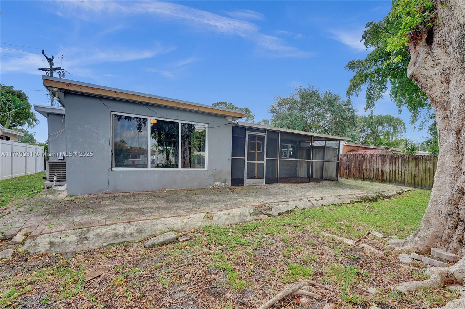 LAKEVIEW HEIGHTS - Residential Lease