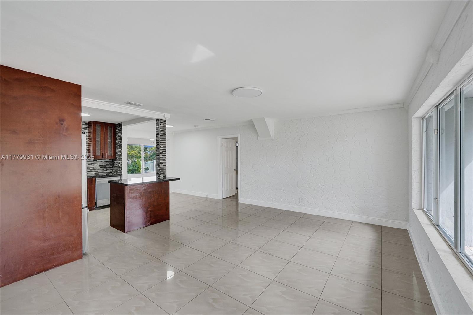 LAKEVIEW HEIGHTS - Residential Lease