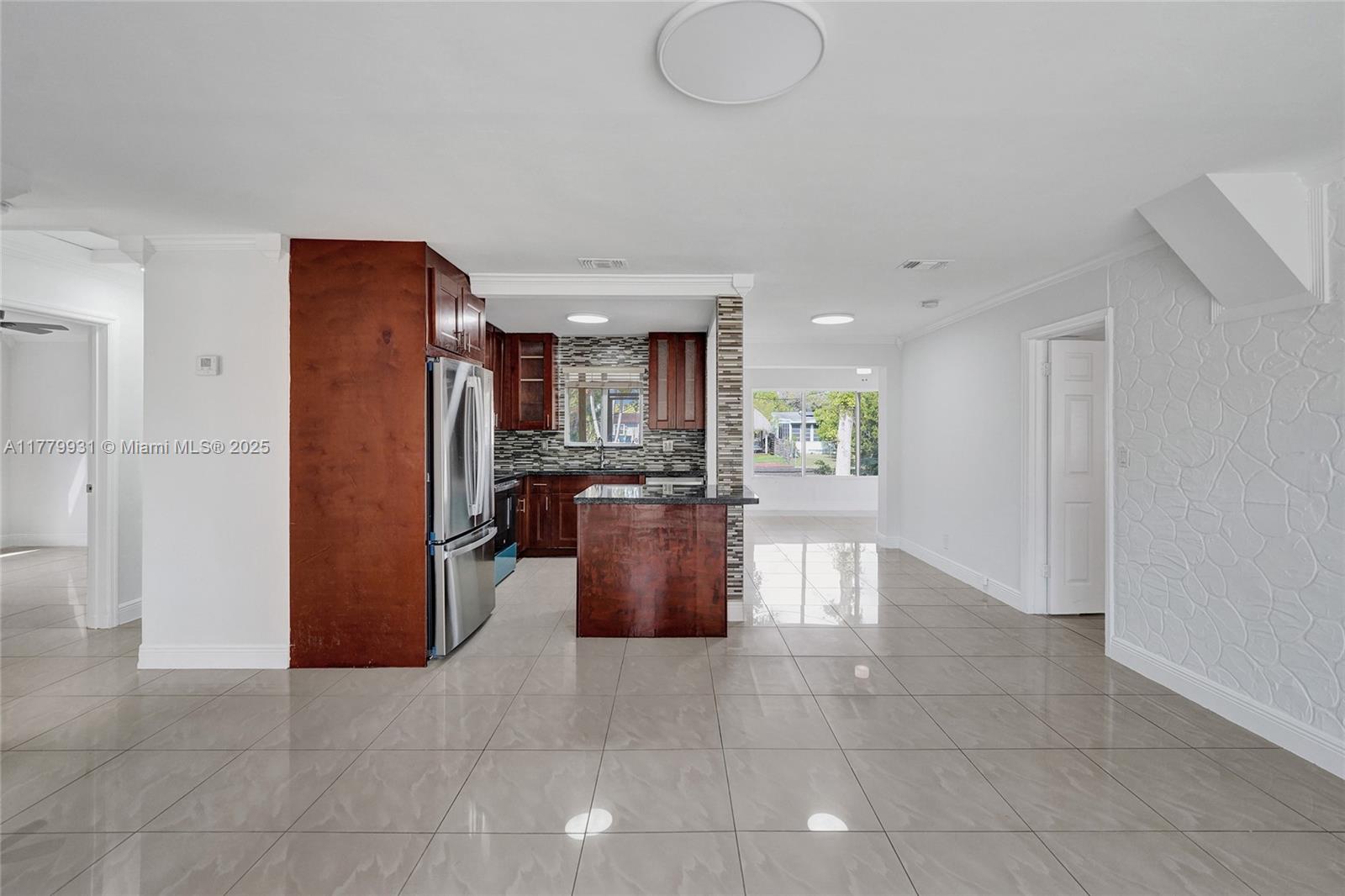LAKEVIEW HEIGHTS - Residential Lease