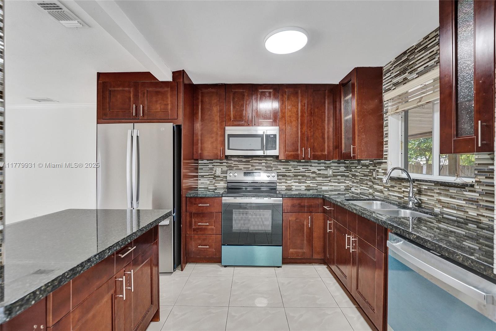 LAKEVIEW HEIGHTS - Residential Lease