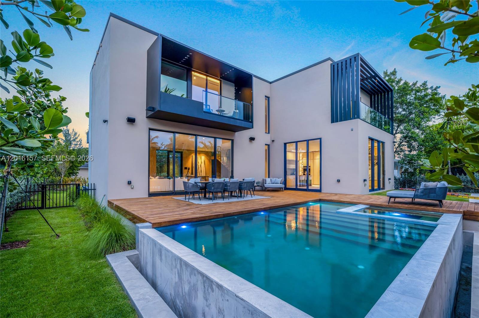 NAUTILUS EXTENSION 4TH - Residential