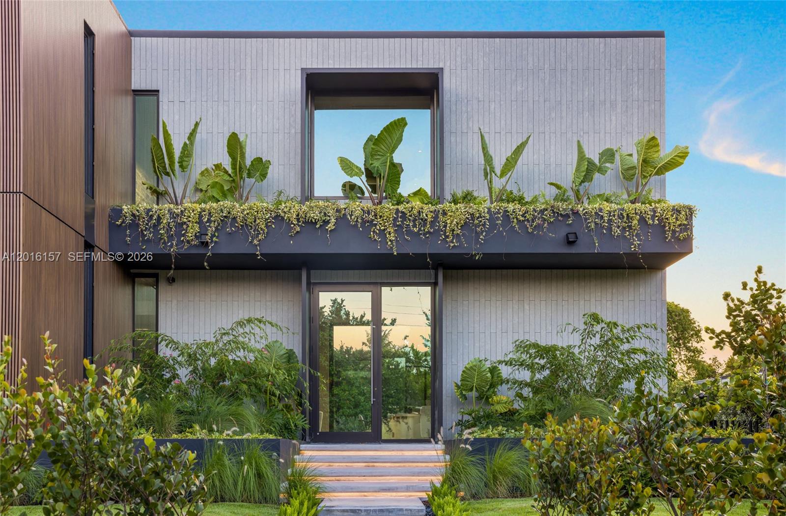 NAUTILUS EXTENSION 4TH - Residential