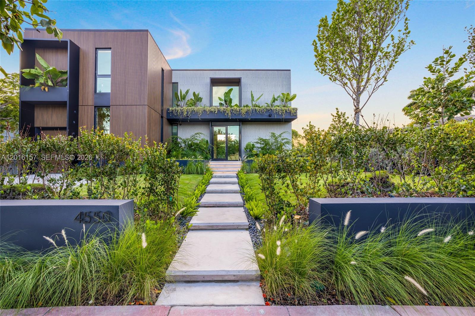 NAUTILUS EXTENSION 4TH - Residential