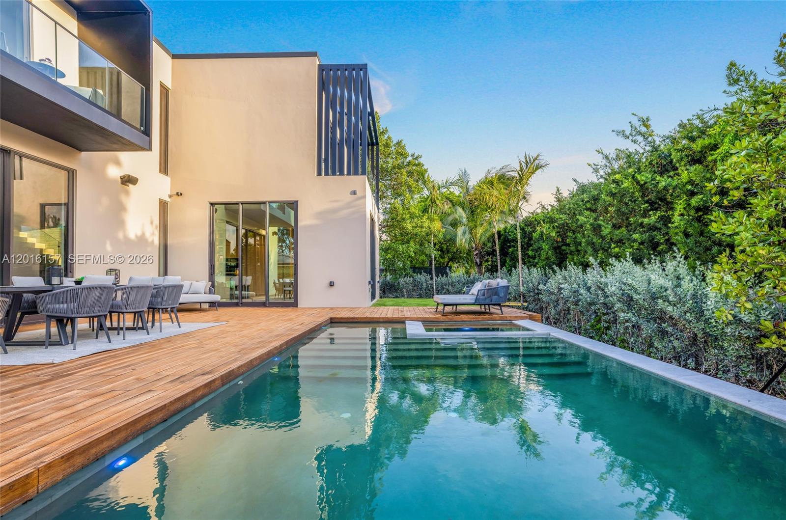 NAUTILUS EXTENSION 4TH - Residential