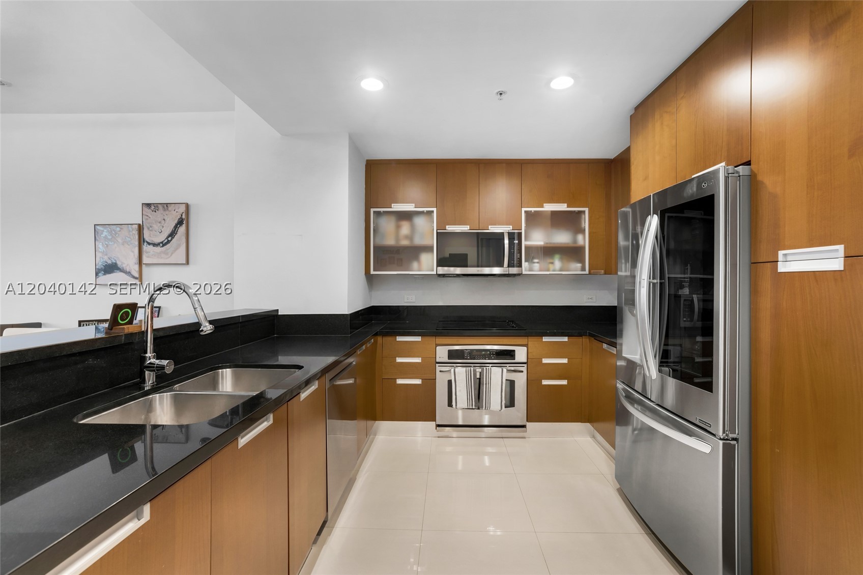 THE LEXI CONDO - Residential