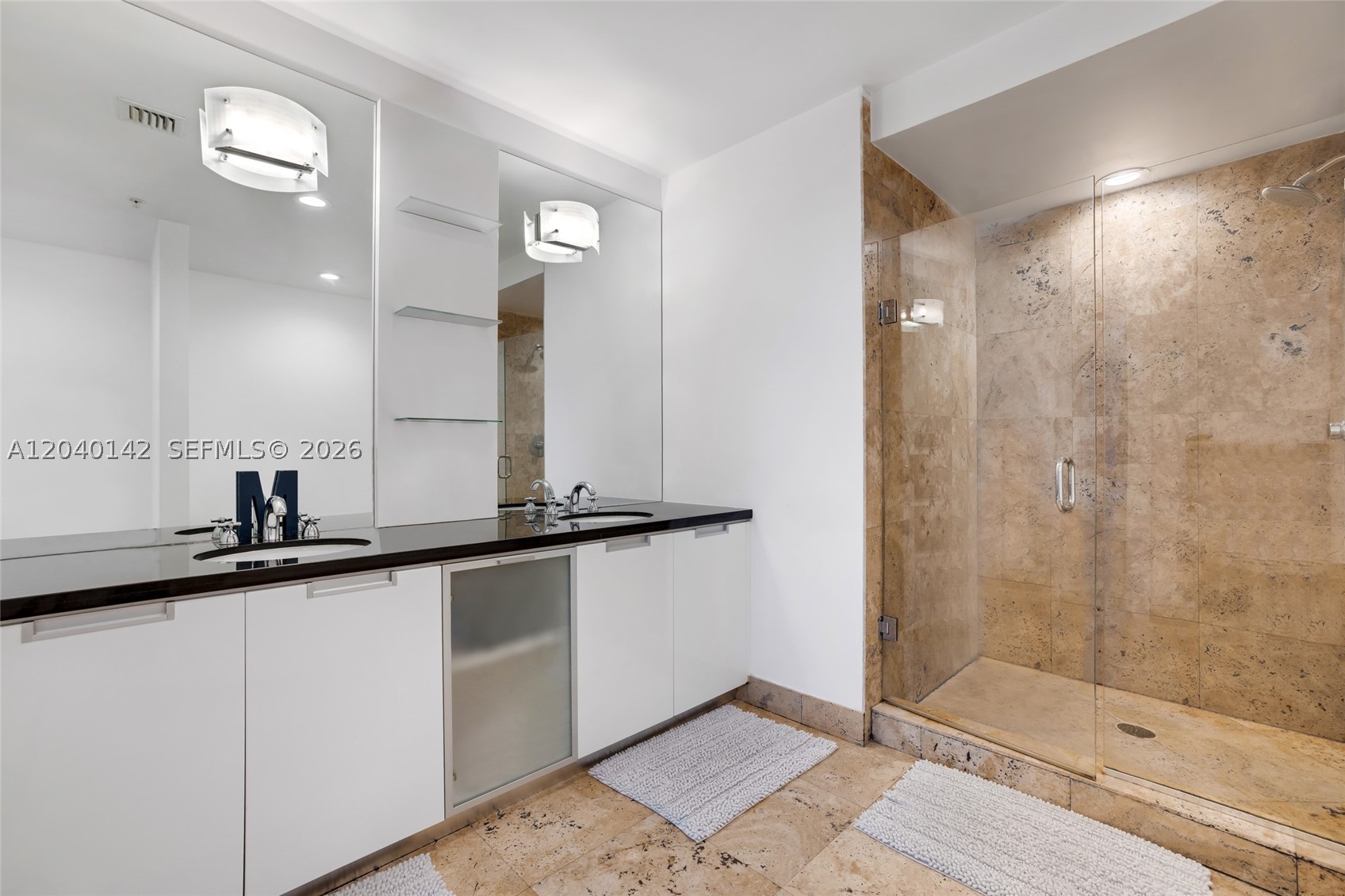 THE LEXI CONDO - Residential