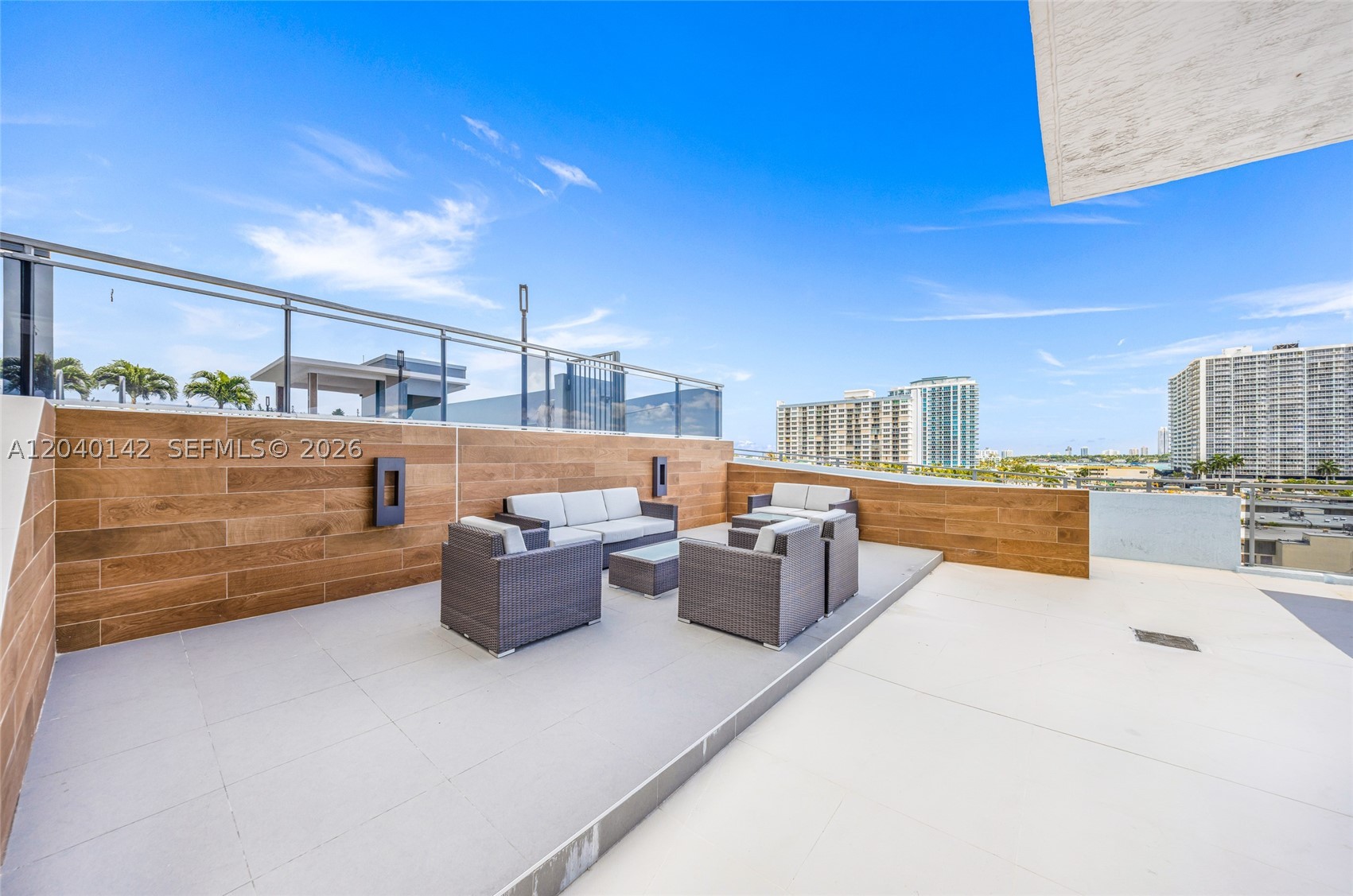 THE LEXI CONDO - Residential