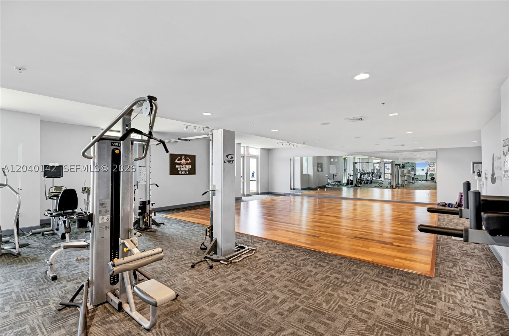 THE LEXI CONDO - Residential