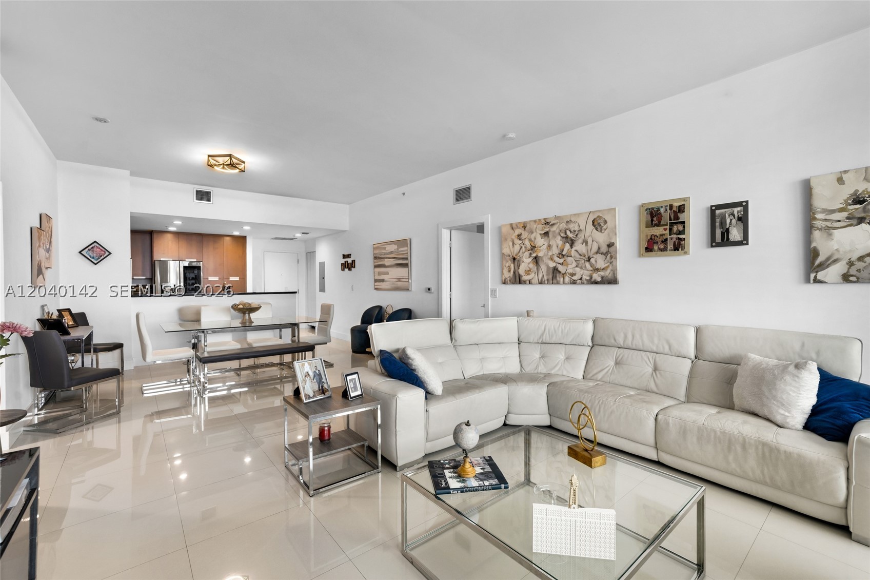 THE LEXI CONDO - Residential