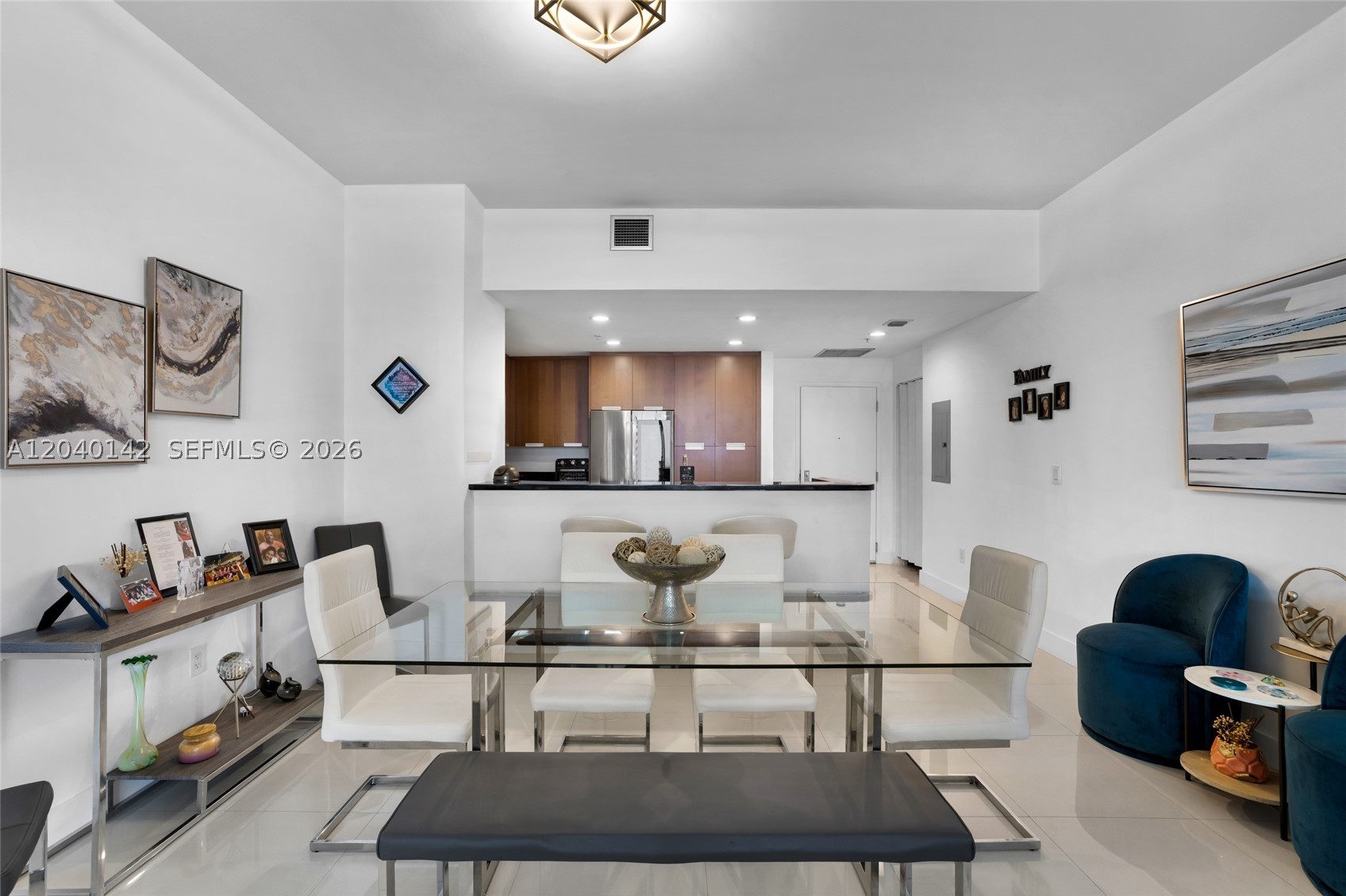 THE LEXI CONDO - Residential