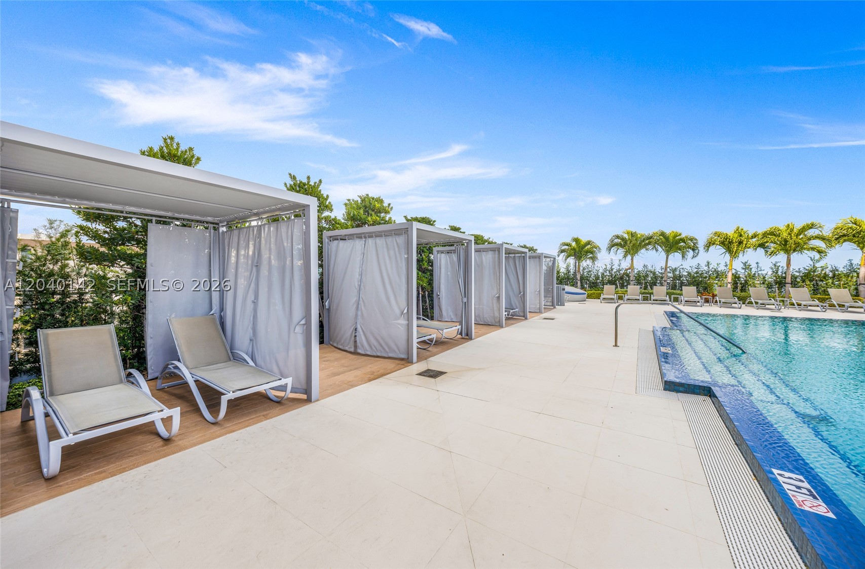 THE LEXI CONDO - Residential
