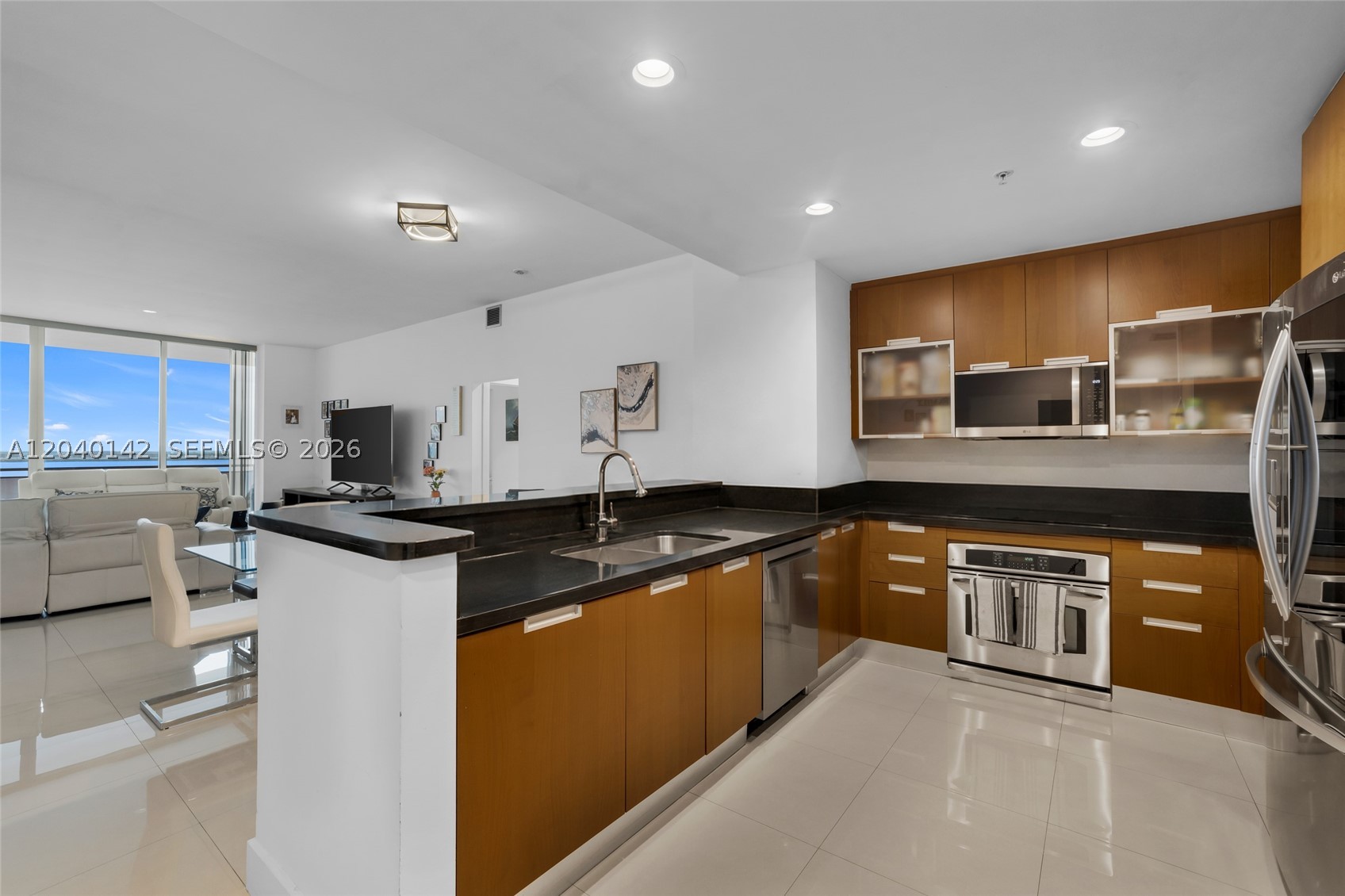 THE LEXI CONDO - Residential