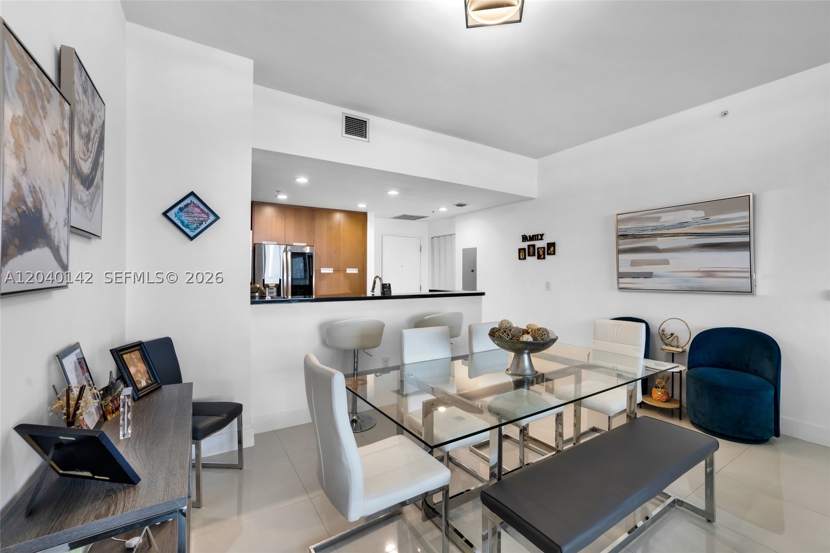 THE LEXI CONDO - Residential