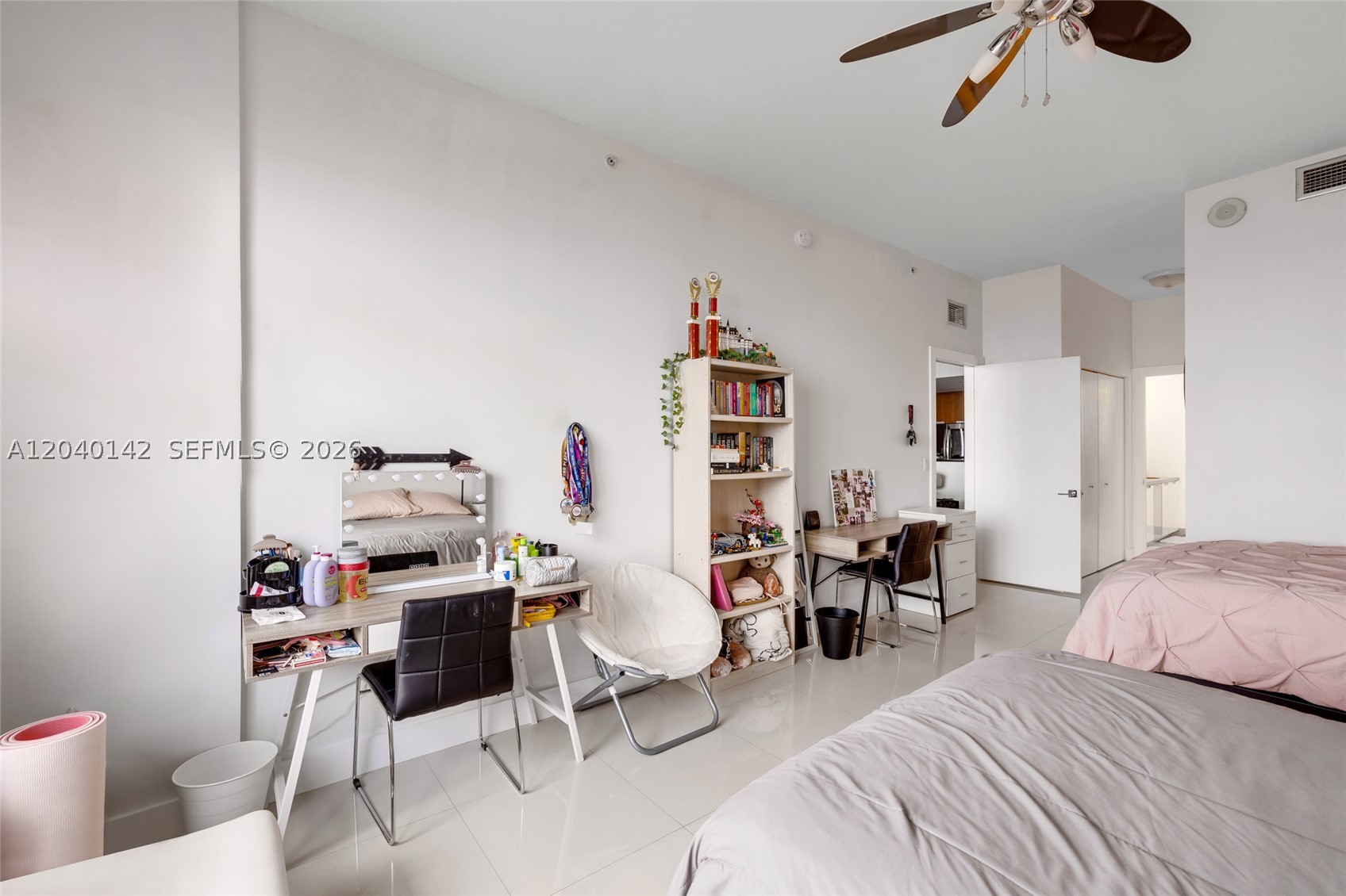 THE LEXI CONDO - Residential