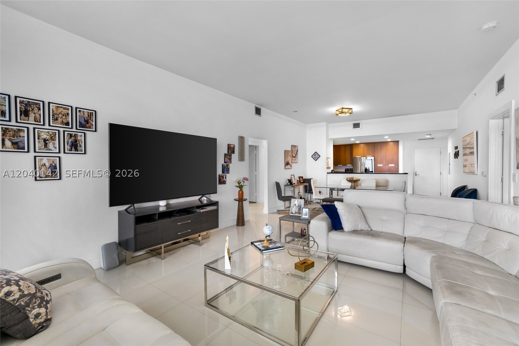 THE LEXI CONDO - Residential