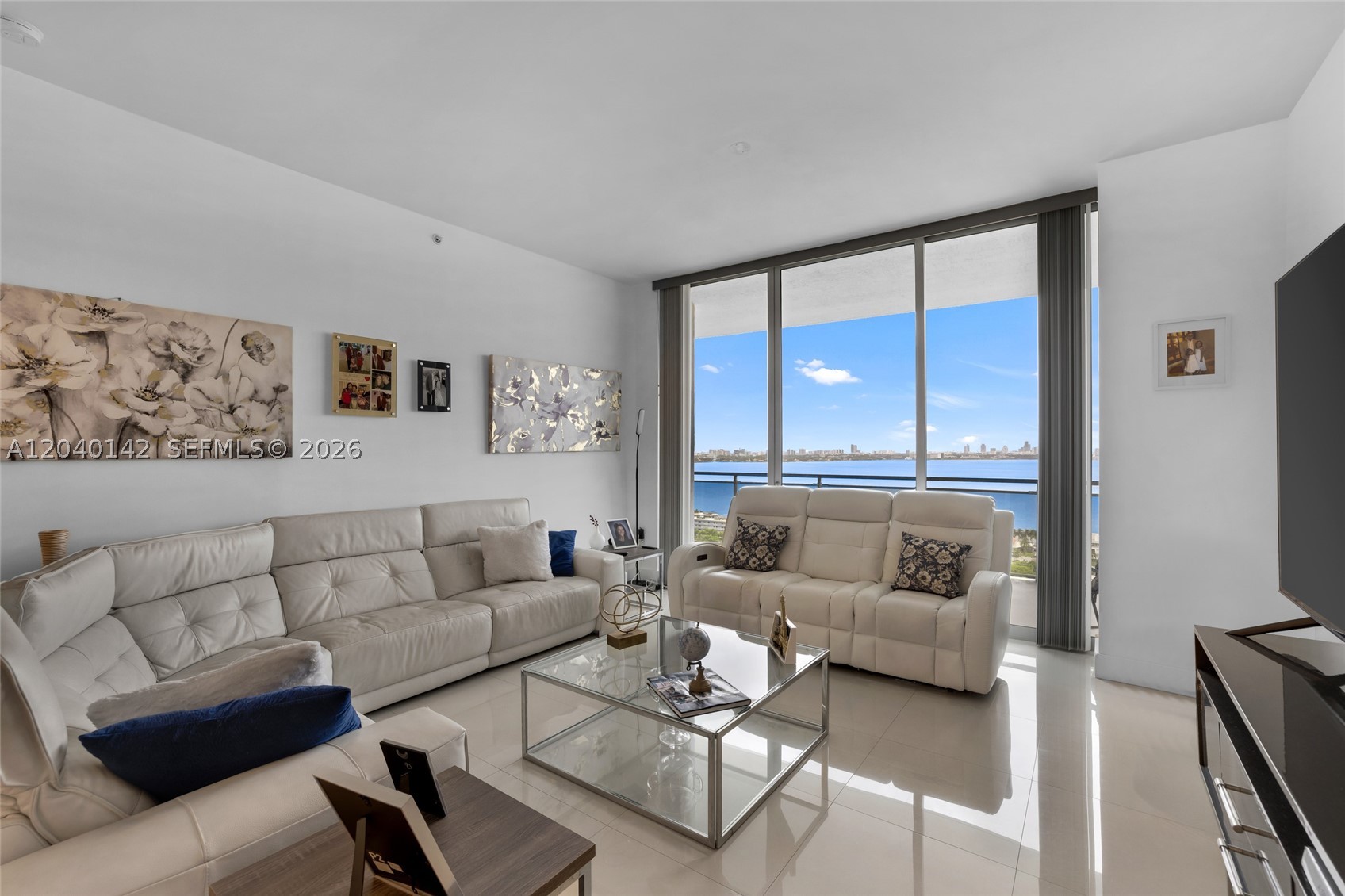 THE LEXI CONDO - Residential