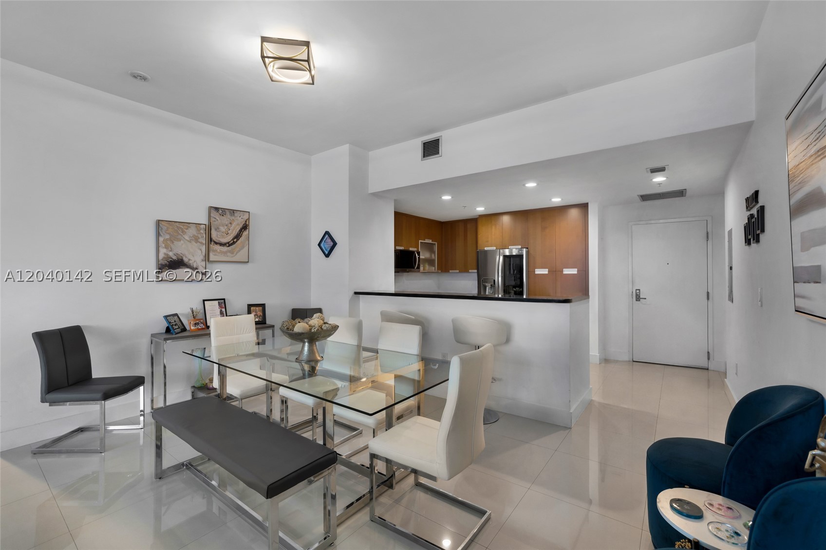 THE LEXI CONDO - Residential
