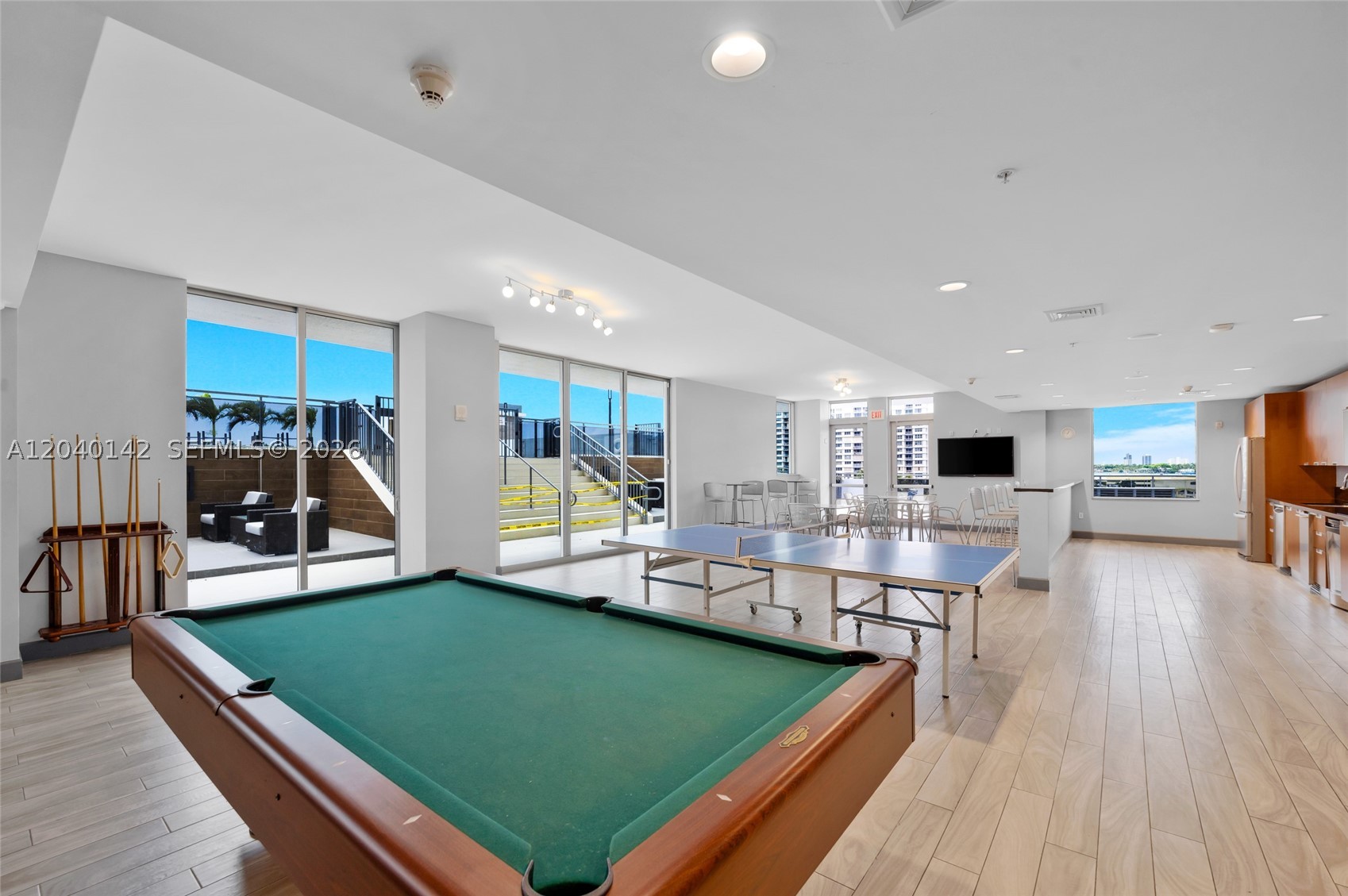 THE LEXI CONDO - Residential