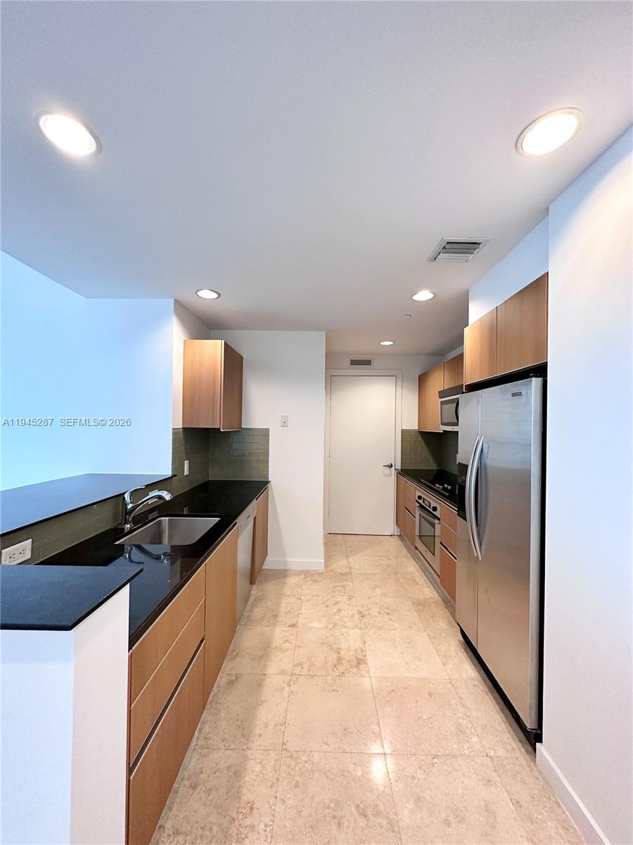 1060 BRICKELL CONDO - Residential Lease