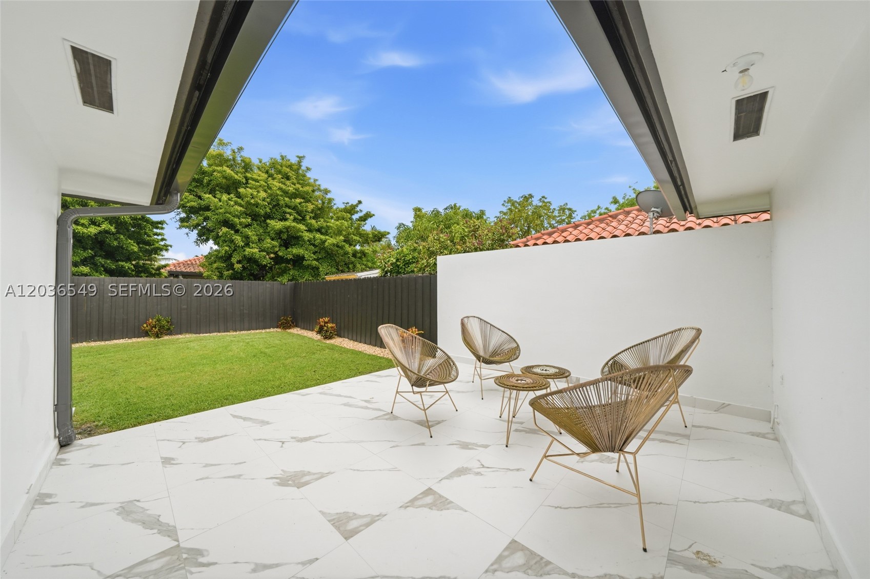 LEOMAR HOMES - Residential Lease