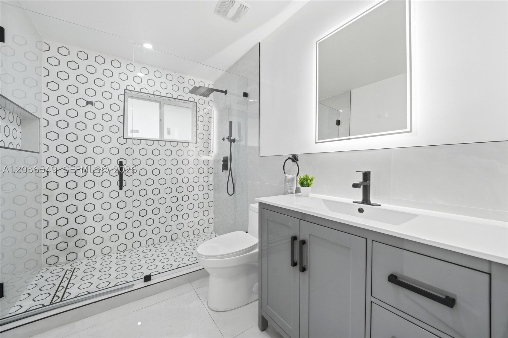 LEOMAR HOMES - Residential Lease