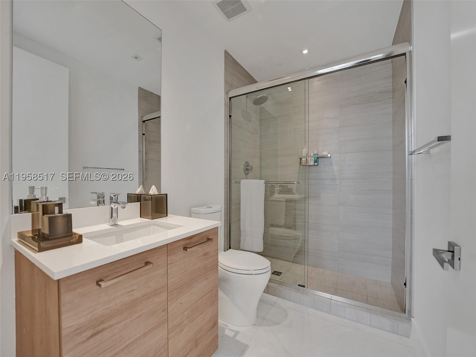 PRIVE CONDO - Residential