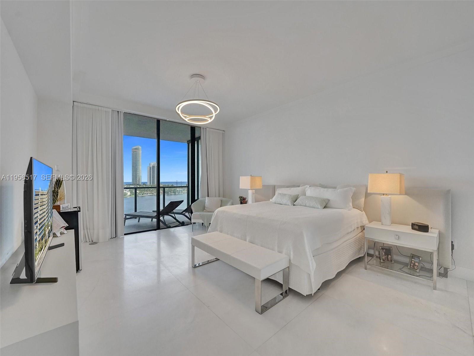 PRIVE CONDO - Residential