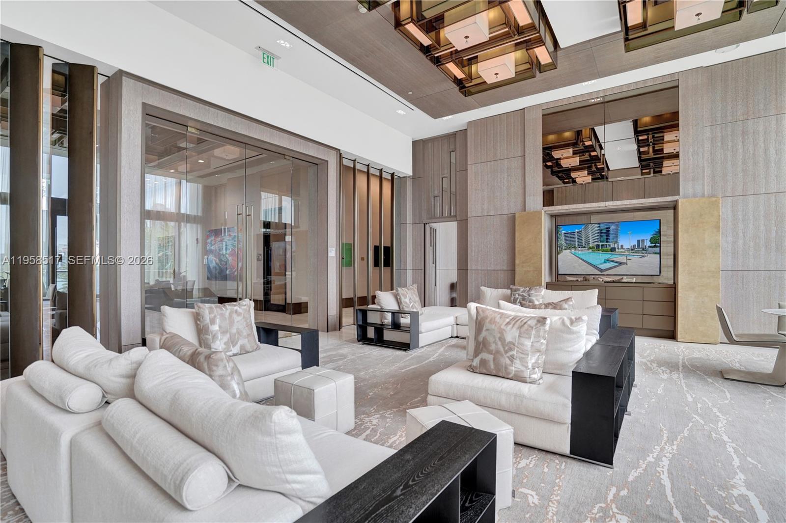 PRIVE CONDO - Residential