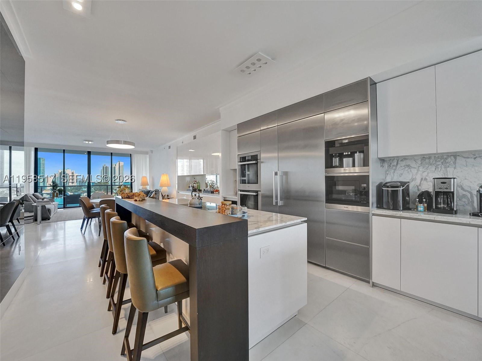 PRIVE CONDO - Residential