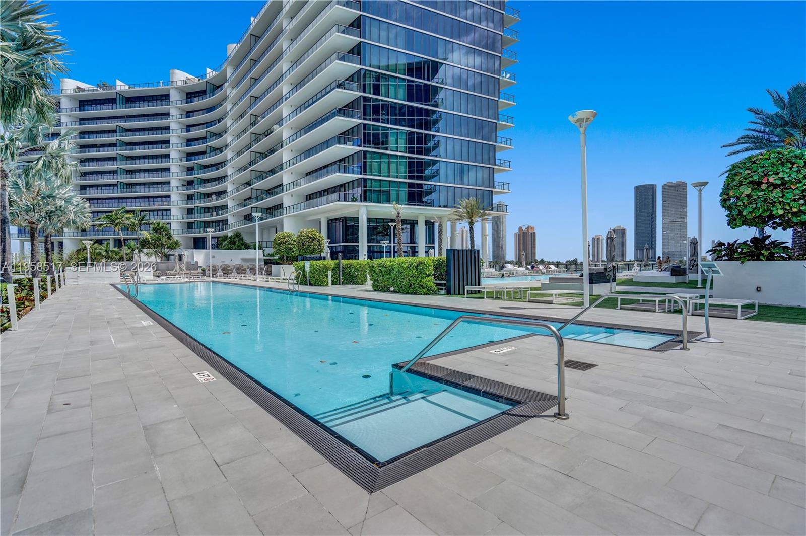 PRIVE CONDO - Residential