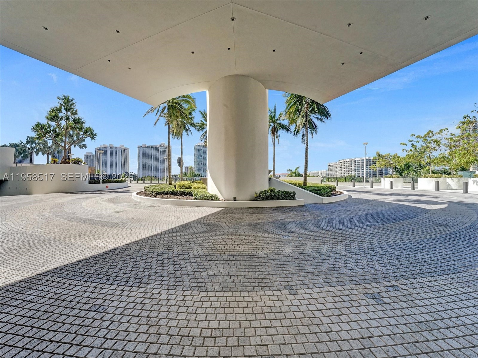 PRIVE CONDO - Residential