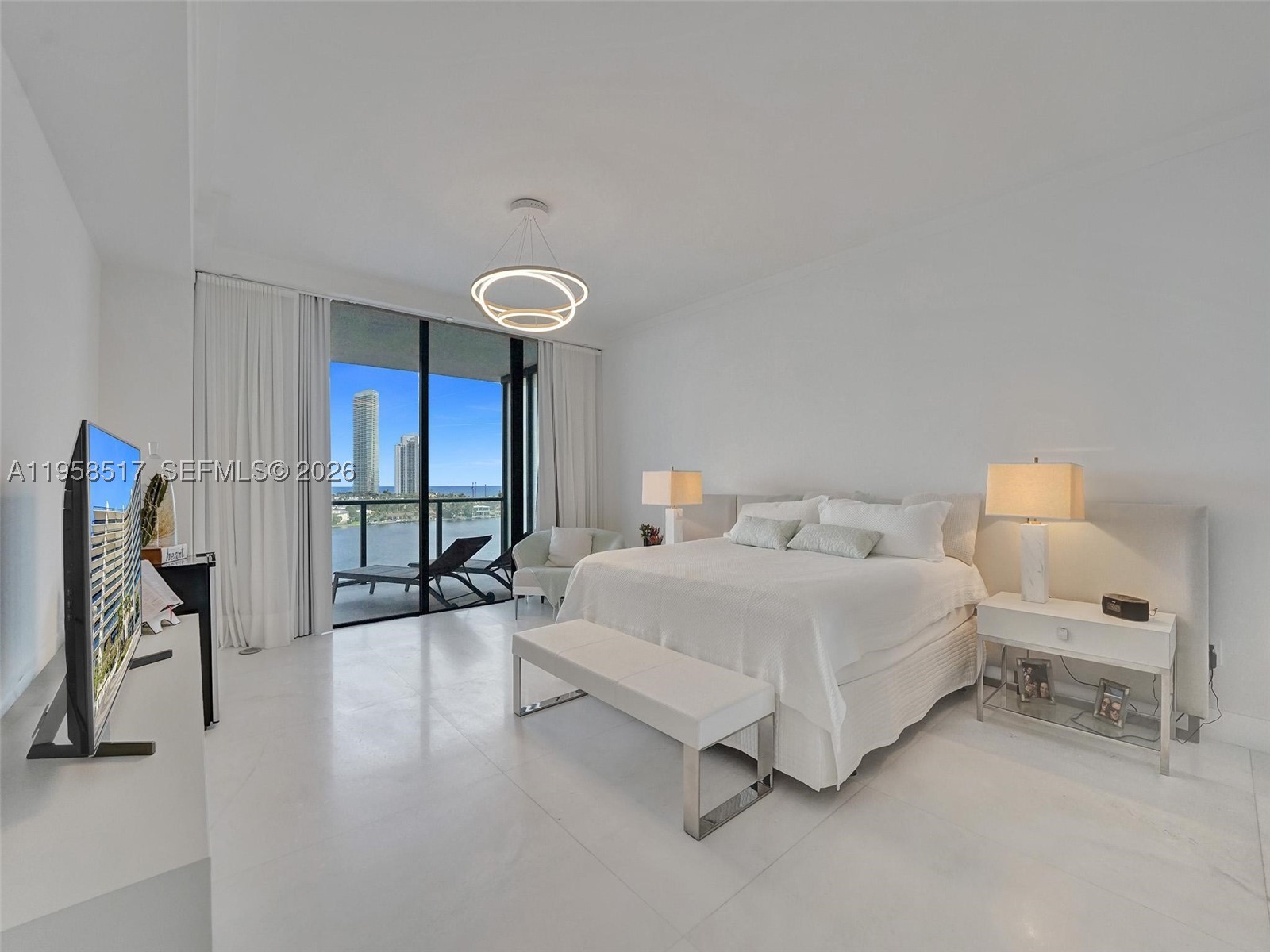 PRIVE CONDO - Residential